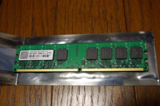 transend_ddr2_800_2g_02.jpg